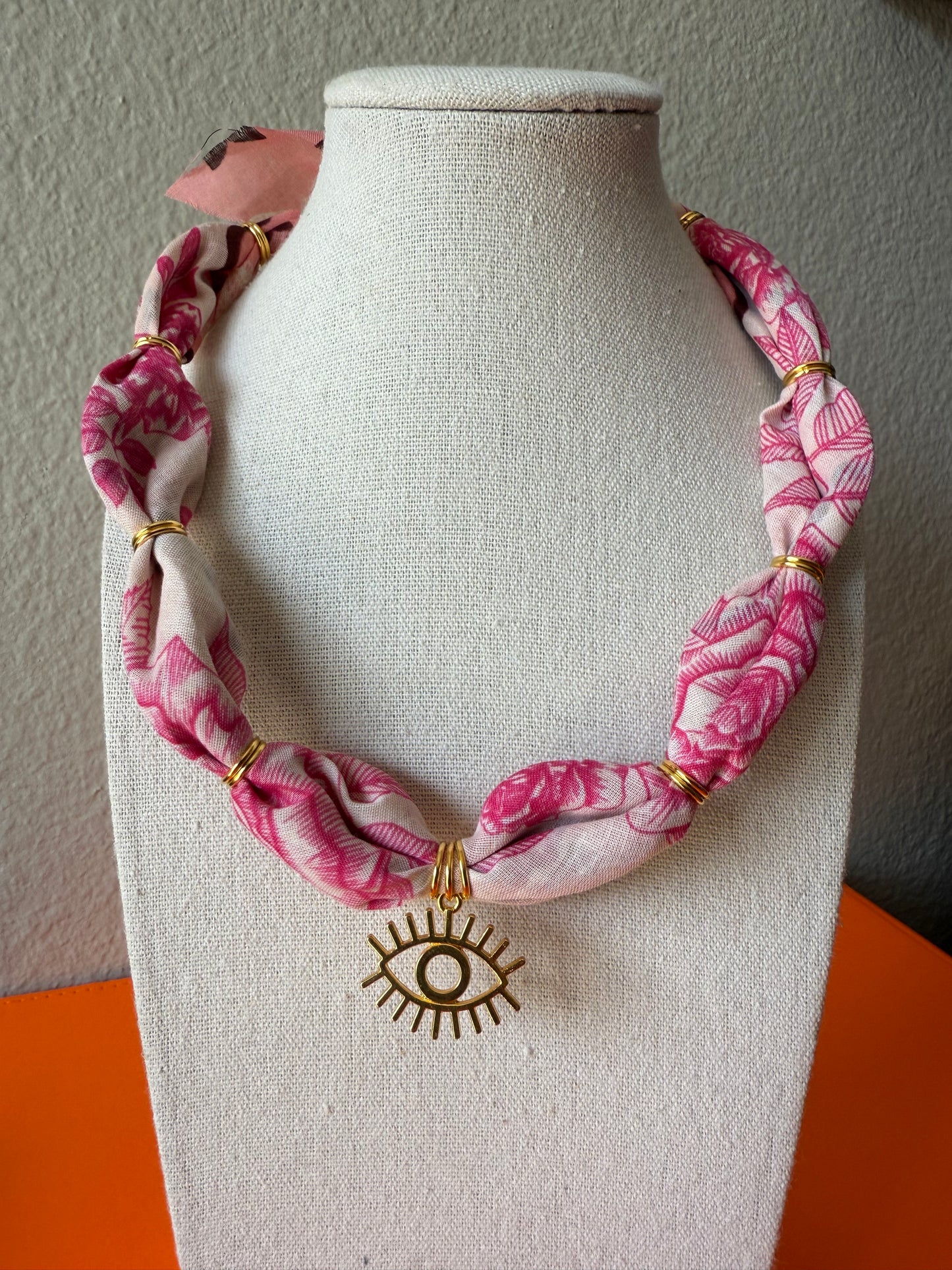 Pink Flower Print w/ Gold Ojo